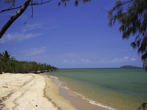 Kurrimine Beach - Looking toward Murdering Point.