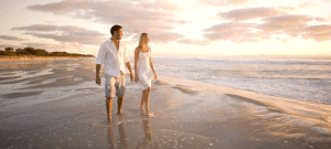CoupleOnBeach